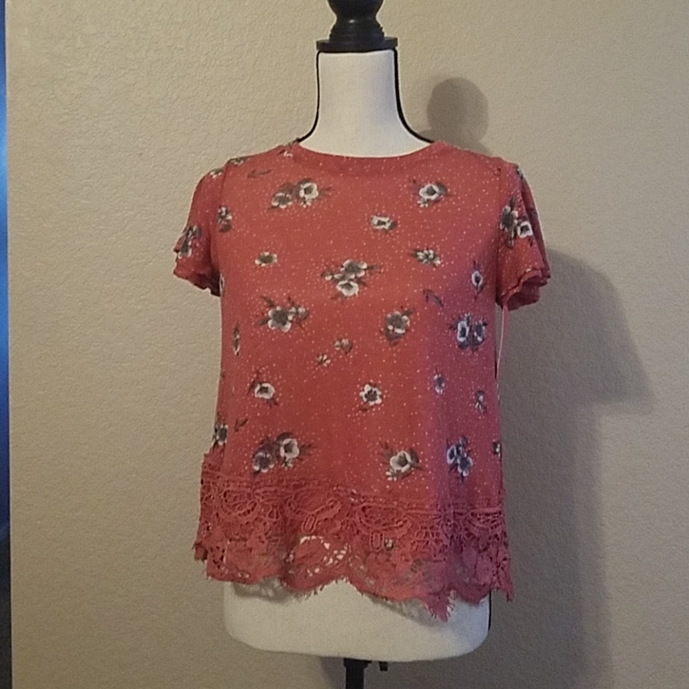 NWT. Slate Rose Top